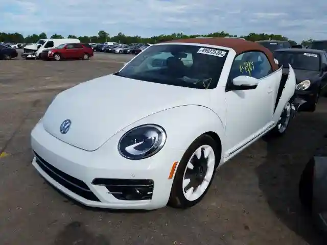 3VW5DAAT5KM501875 2019 VOLKSWAGEN BEETLE S-1