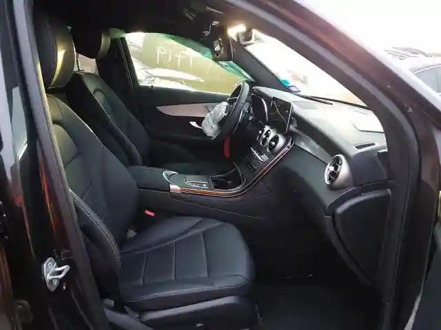 W1N0G8DB4LF814975 2020 MERCEDES-BENZ GLC 300-4