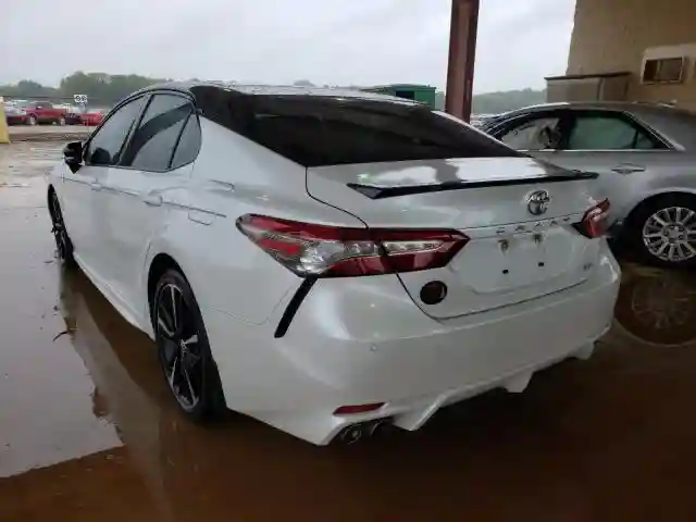 4T1B61HK5JU123849 2018 TOYOTA CAMRY XSE-2