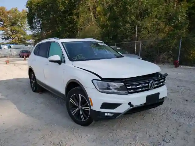 3VV2B7AX1JM135298 2018 VOLKSWAGEN TIGUAN SE-0
