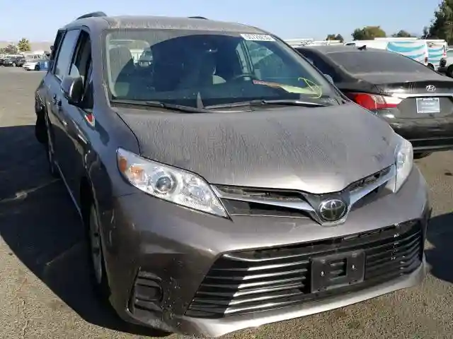 5TDKZ3DC8JS964199 2018 TOYOTA SIENNA LE-0