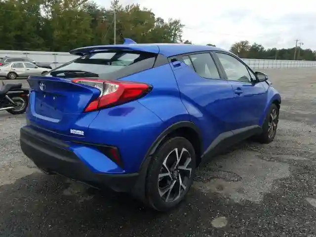 NMTKHMBX9LR109768 2020 TOYOTA C-HR XLE-3