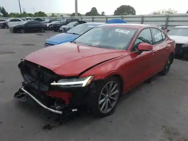 7JR102FK6KG003876 2019 VOLVO S60 T5 MOMENTUM-1