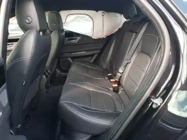 SAJBF4BV5HCY28113 2017 JAGUAR XF R - SPORT-5