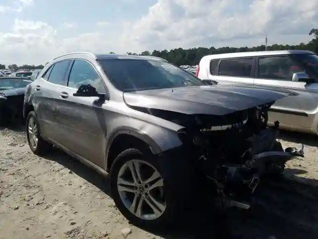 WDCTG4EB2JJ411240 2018 MERCEDES-BENZ GLA 250-0
