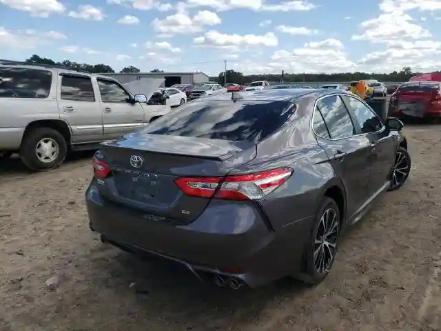 4T1G11AK7LU957607 2020 TOYOTA CAMRY SE-3