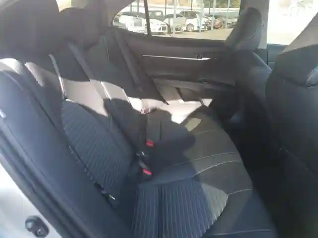 JTNB11HK1J3048958 2018 TOYOTA CAMRY L-5