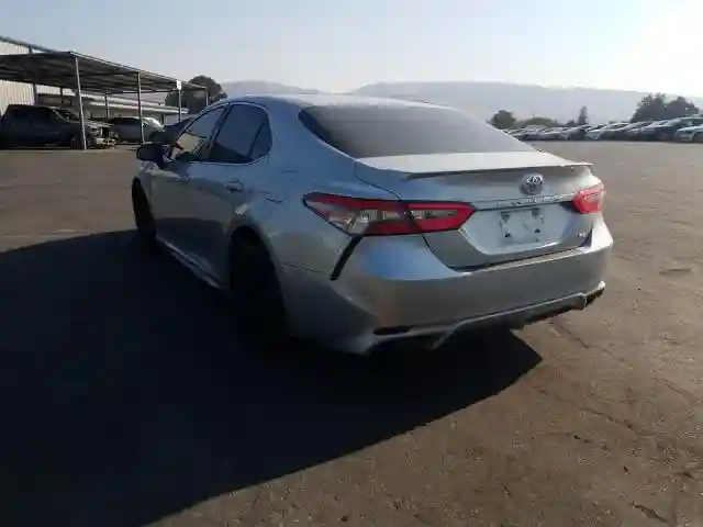JTNB11HK1J3048958 2018 TOYOTA CAMRY L-2