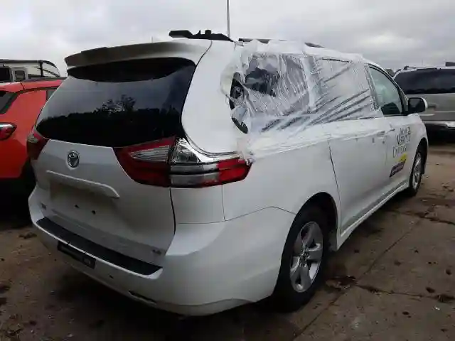 5TDKZ3DC9KS980624 2019 TOYOTA SIENNA LE-3