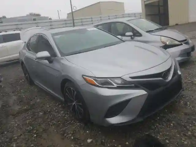 4T1B11HK0JU158636 2018 TOYOTA CAMRY L-0