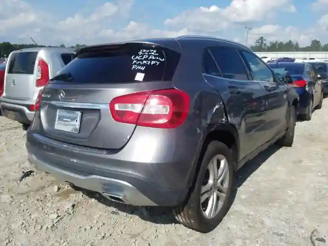 WDCTG4EB2JJ411240 2018 MERCEDES-BENZ GLA 250-3