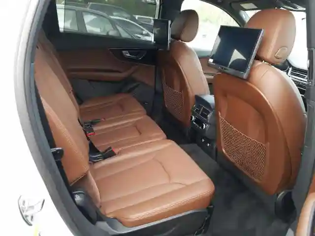 WA1LAAF79KD023318 2019 AUDI Q7 PREMIUM PLUS-5