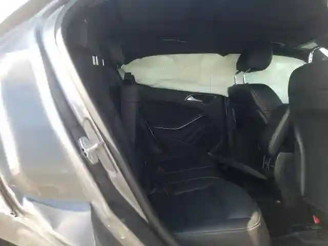 WDCTG4EB2JJ411240 2018 MERCEDES-BENZ GLA 250-5
