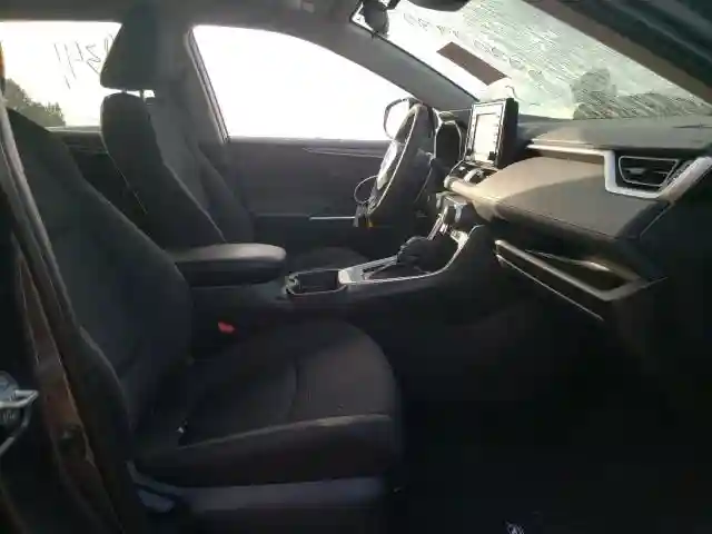 2T3H1RFV1KC001696 2019 TOYOTA RAV4 LE-4