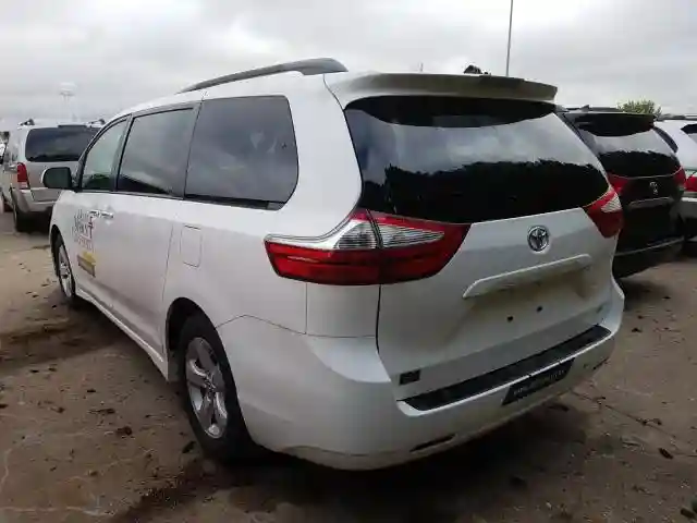 5TDKZ3DC9KS980624 2019 TOYOTA SIENNA LE-2