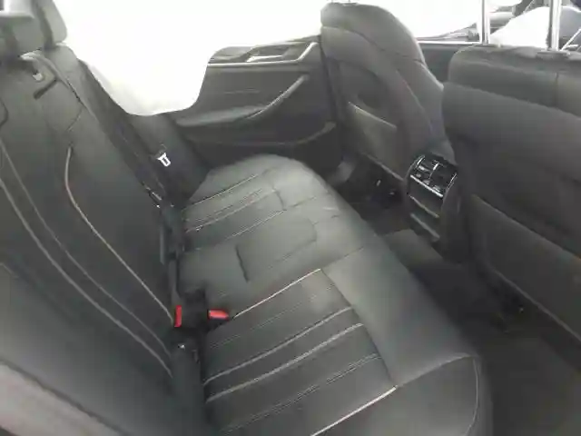 WBAJE7C54KWW38562 2019 BMW 540 XI-5