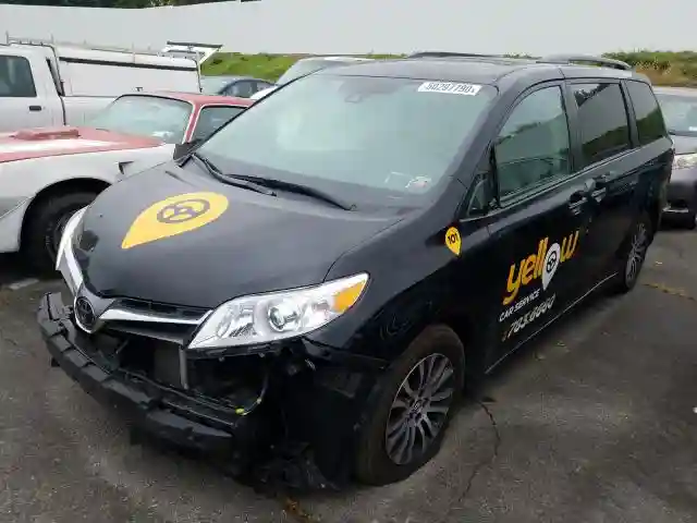 5TDYZ3DC4KS008083 2019 TOYOTA SIENNA XLE-1