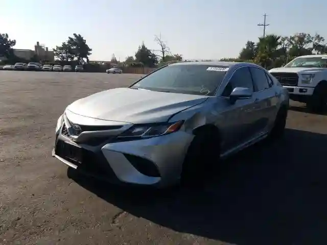 JTNB11HK1J3048958 2018 TOYOTA CAMRY L-1