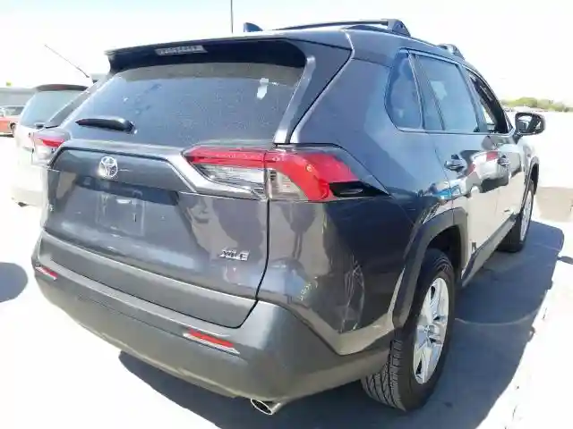 2T3W1RFV1LW076616 2020 TOYOTA RAV4 XLE-3