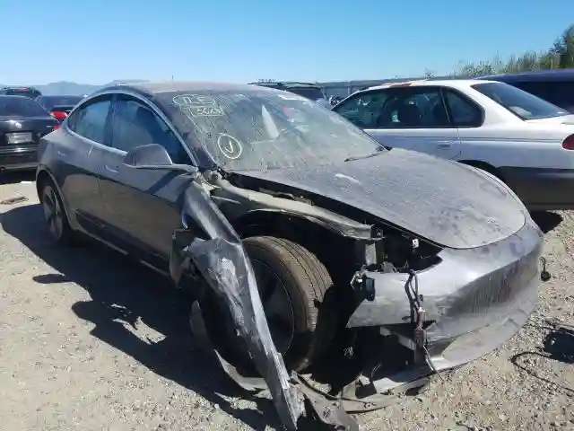 5YJ3E1EA4JF123633 2018 TESLA MODEL 3-0
