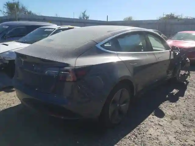 5YJ3E1EA4JF123633 2018 TESLA MODEL 3-3