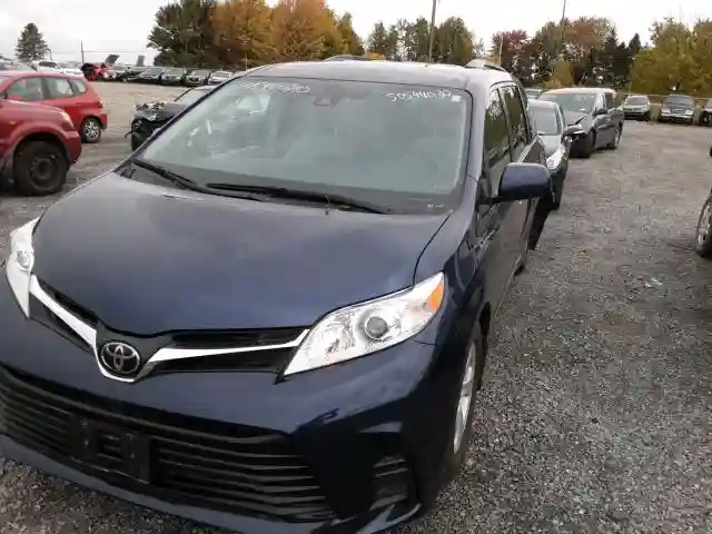 5TDKZ3DC1KS990595 2019 TOYOTA SIENNA LE-1