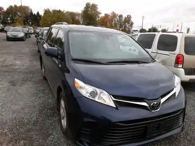 5TDKZ3DC1KS990595 2019 TOYOTA SIENNA LE-0