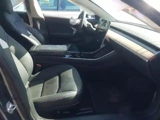 5YJ3E1EA4JF123633 2018 TESLA MODEL 3-4