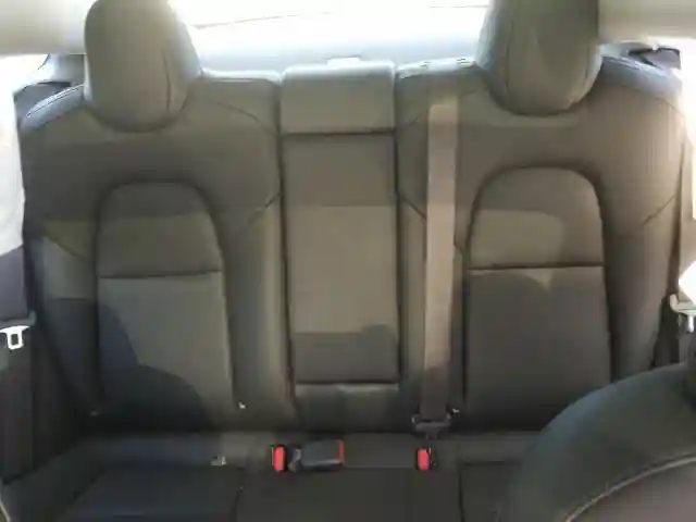 5YJ3E1EA4JF123633 2018 TESLA MODEL 3-5