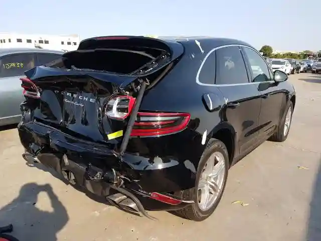 WP1AF2A57GLB91724 2016 PORSCHE MACAN TURBO-3