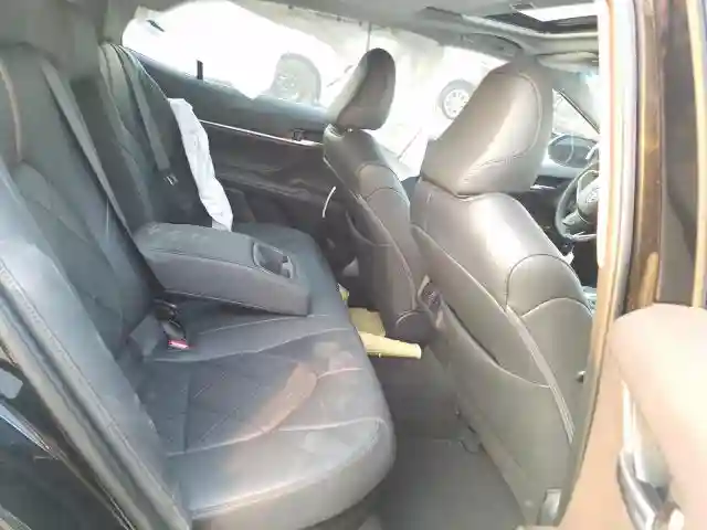 4T1B21HK3JU506796 2018 TOYOTA CAMRY HYBRID-5