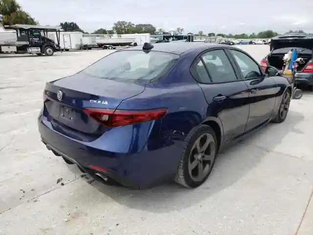 ZARFAEBN3J7581859 2018 ALFA ROMEO GIULIA-3