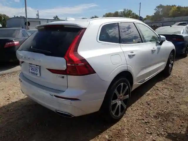 YV4102RL6L1581934 2020 VOLVO XC60 T5 INSCRIPTION-3