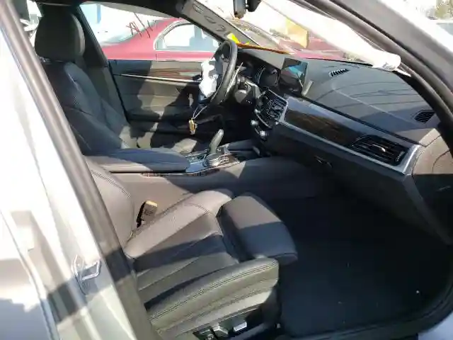 WBAJA7C57JWA74242 2018 BMW 530 XI-4