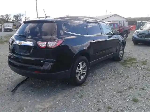 1GNKVHKD8HJ239916 2017 CHEVROLET TRAVERSE LT-3
