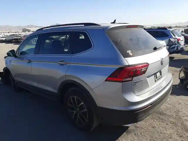 3VV3B7AX2KM189621 2019 VOLKSWAGEN TIGUAN SE-2