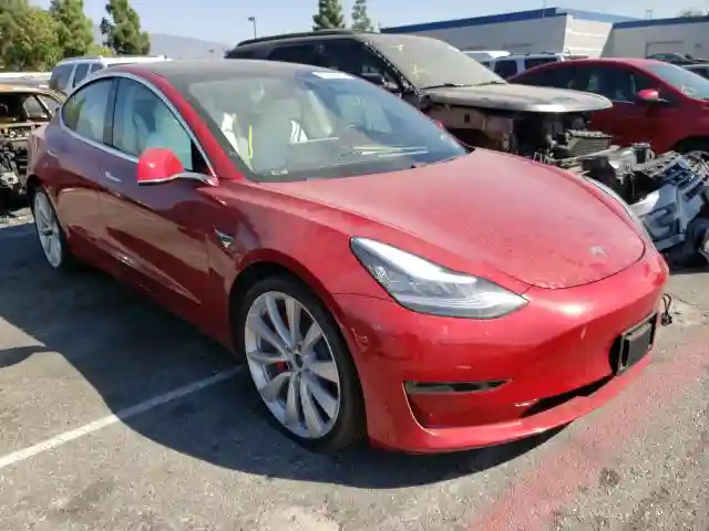 5YJ3E1EB3JF080556 2018 TESLA MODEL 3-0