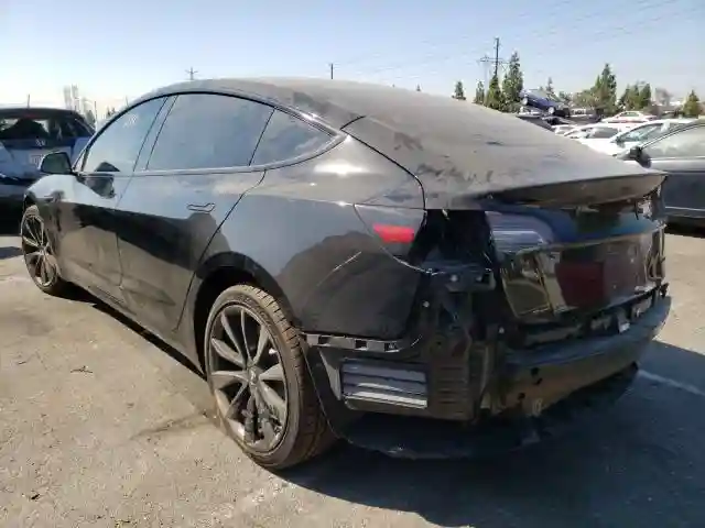 5YJ3E1EB3JF184237 2018 TESLA MODEL 3-2