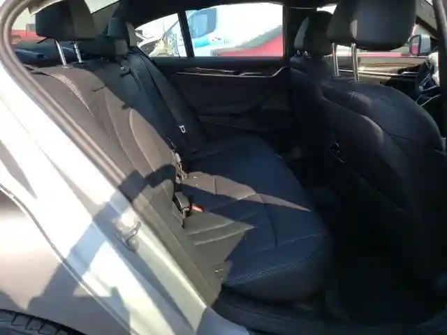 WBAJA7C57JWA74242 2018 BMW 530 XI-5