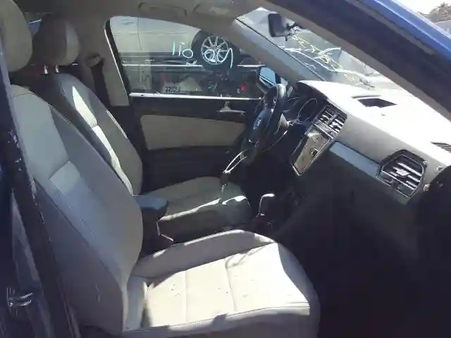 3VV2B7AX2JM221431 2018 VOLKSWAGEN TIGUAN SE-4