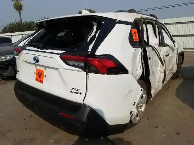 JTMRWRFV7LD060237 2020 TOYOTA RAV4 XLE-3