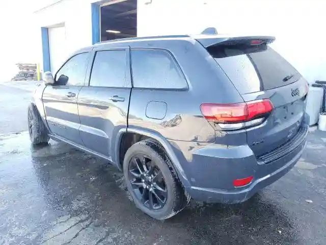 1C4RJFAGXJC331901 2018 JEEP GRAND CHEROKEE LAREDO-2
