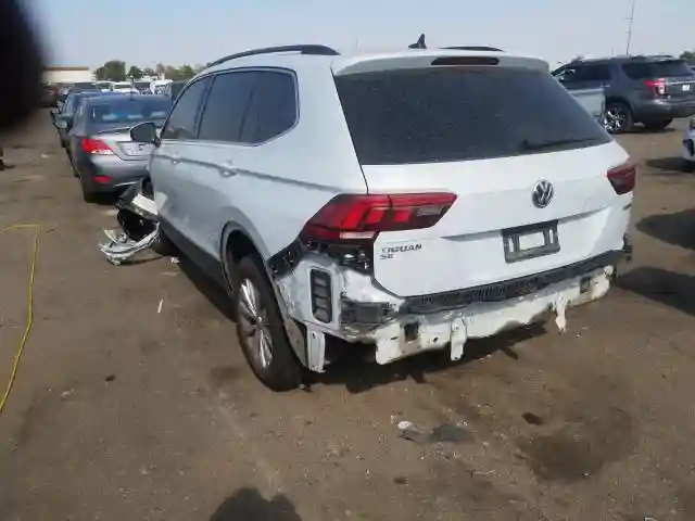 3VV2B7AX0KM048428 2019 VOLKSWAGEN TIGUAN SE-2