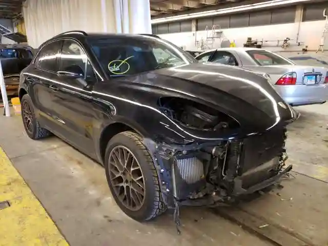 WP1AB2A59HLB15578 2017 PORSCHE MACAN S-0