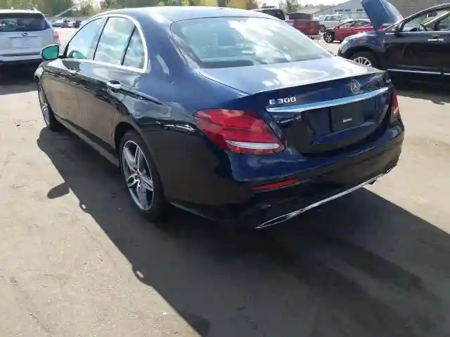WDDZF4KB3JA401183 2018 MERCEDES-BENZ E 300 4MATIC-2