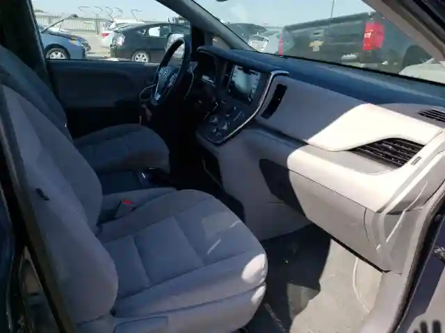 5TDKZ3DCXKS970278 2019 TOYOTA SIENNA LE-4