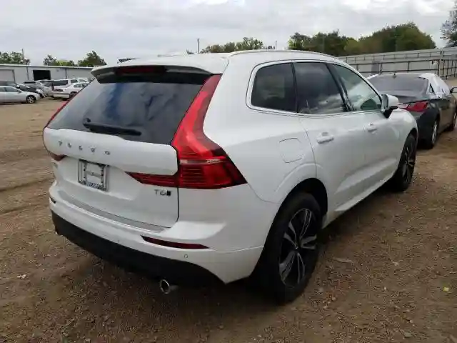 YV4A22RK4L1558024 2020 VOLVO XC60 T6 MOMENTUM-3