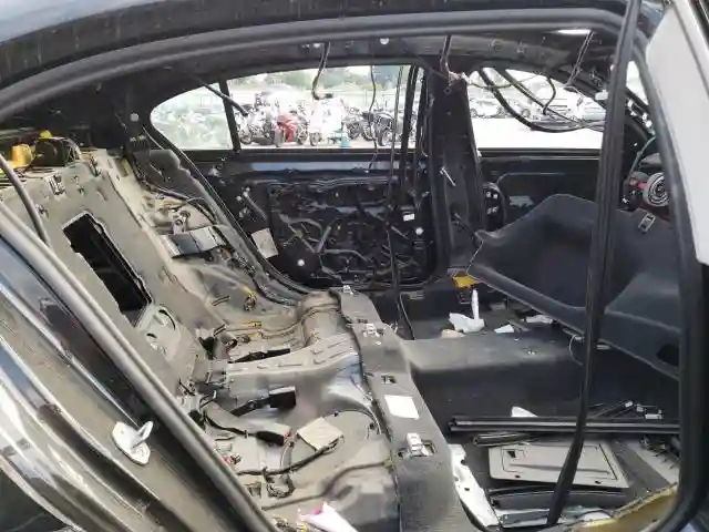 WBA7F0C3XHGM21730 2017 BMW 750 I-5