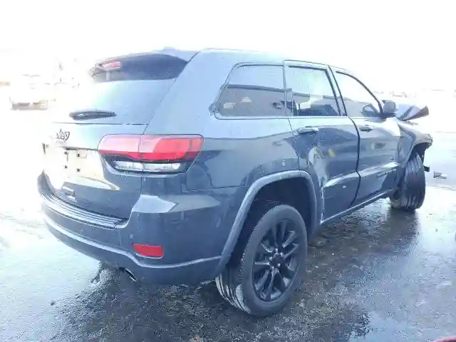 1C4RJFAGXJC331901 2018 JEEP GRAND CHEROKEE LAREDO-3