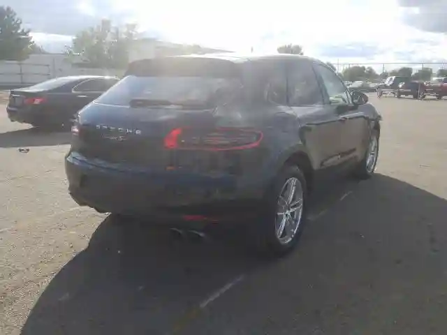 WP1AB2A57GLB54555 2016 PORSCHE MACAN S-3